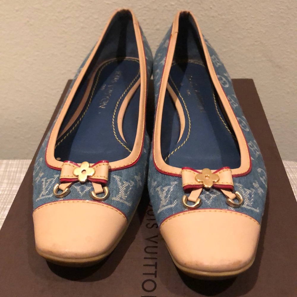 Louis Vuitton Flats sz 8.5US